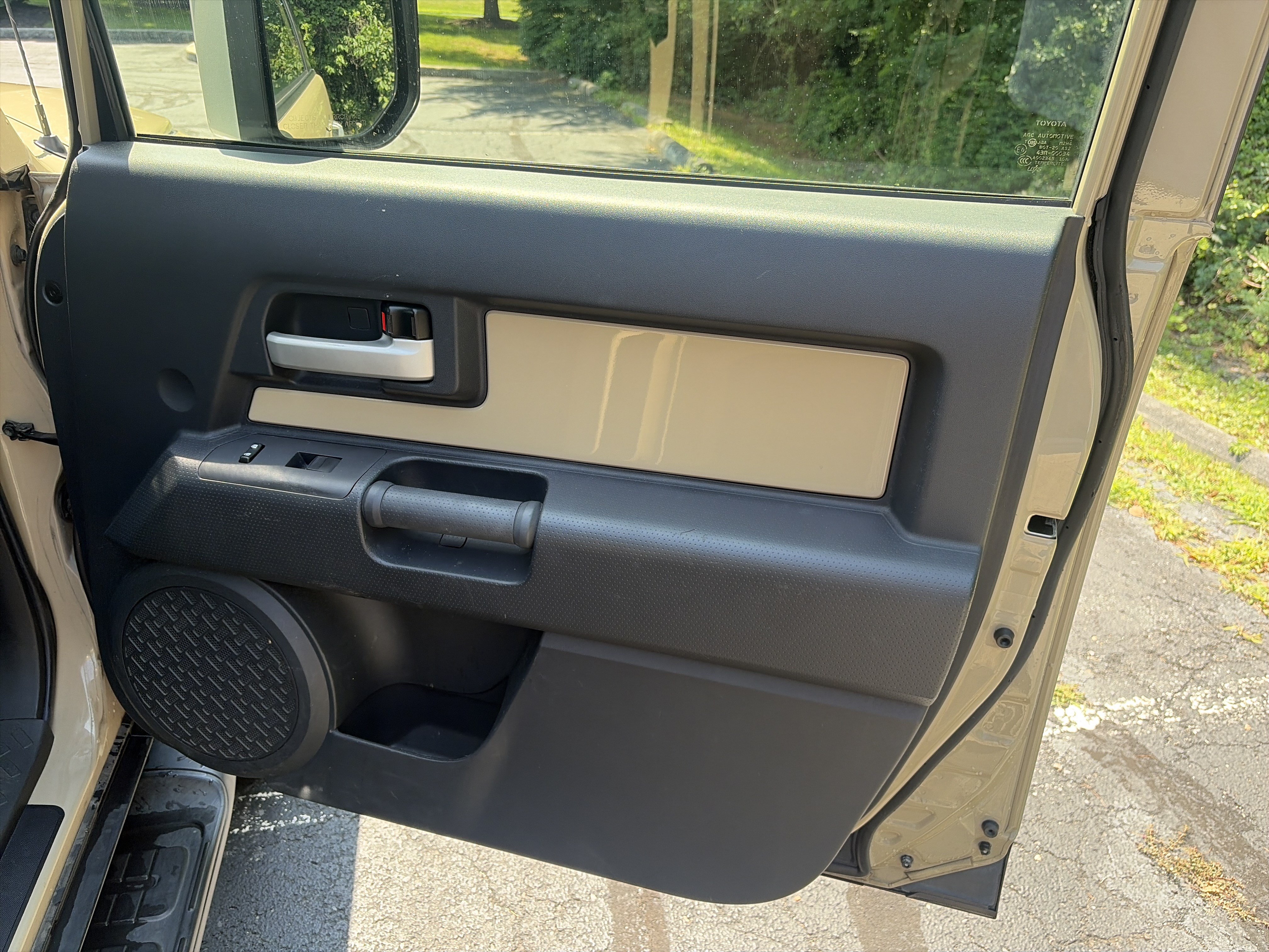 Used 2014 Toyota FJ Cruiser 4WD w/ Upgrade Package image 24
