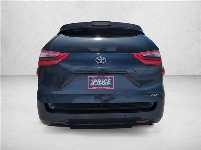 Used 2020 Toyota Sienna XLE w/ Entertainment Package FWD image 7