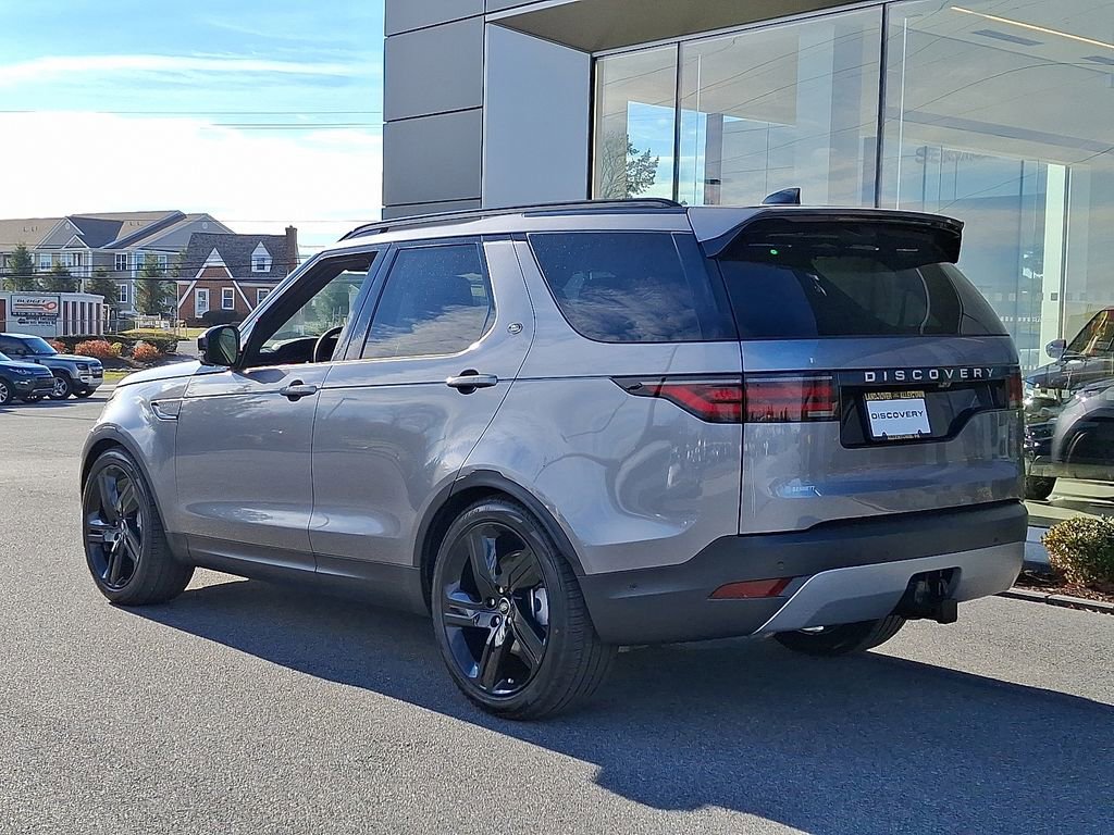 New 2025 Land Rover Discovery S image 4