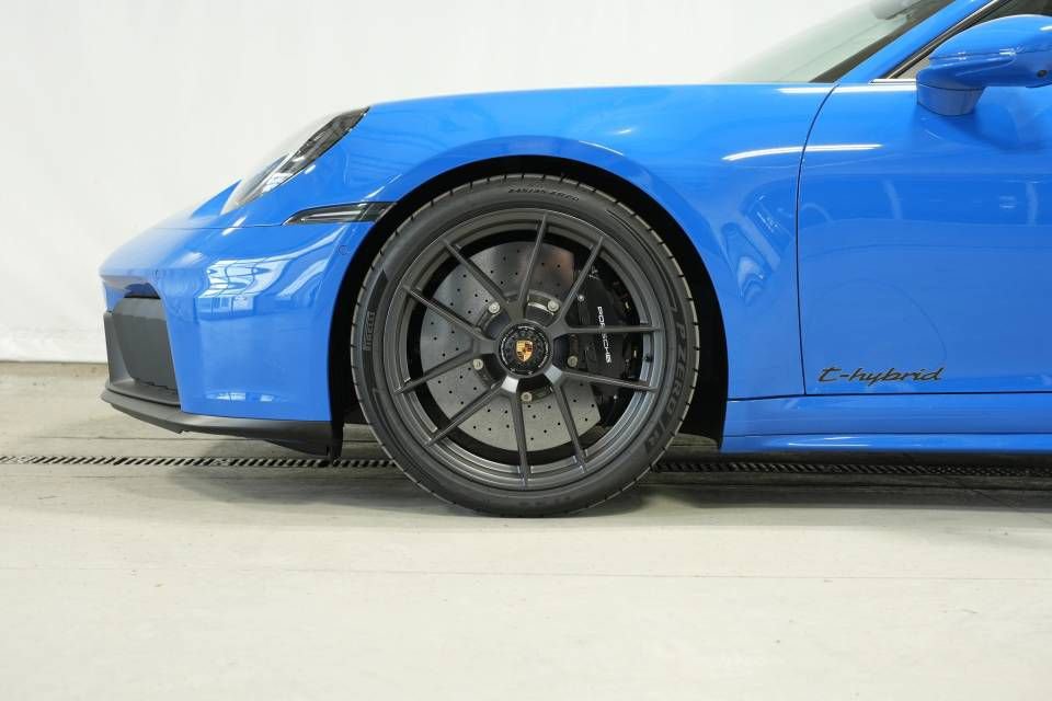 Used 2026 Porsche 911 Carrera GTS image 42