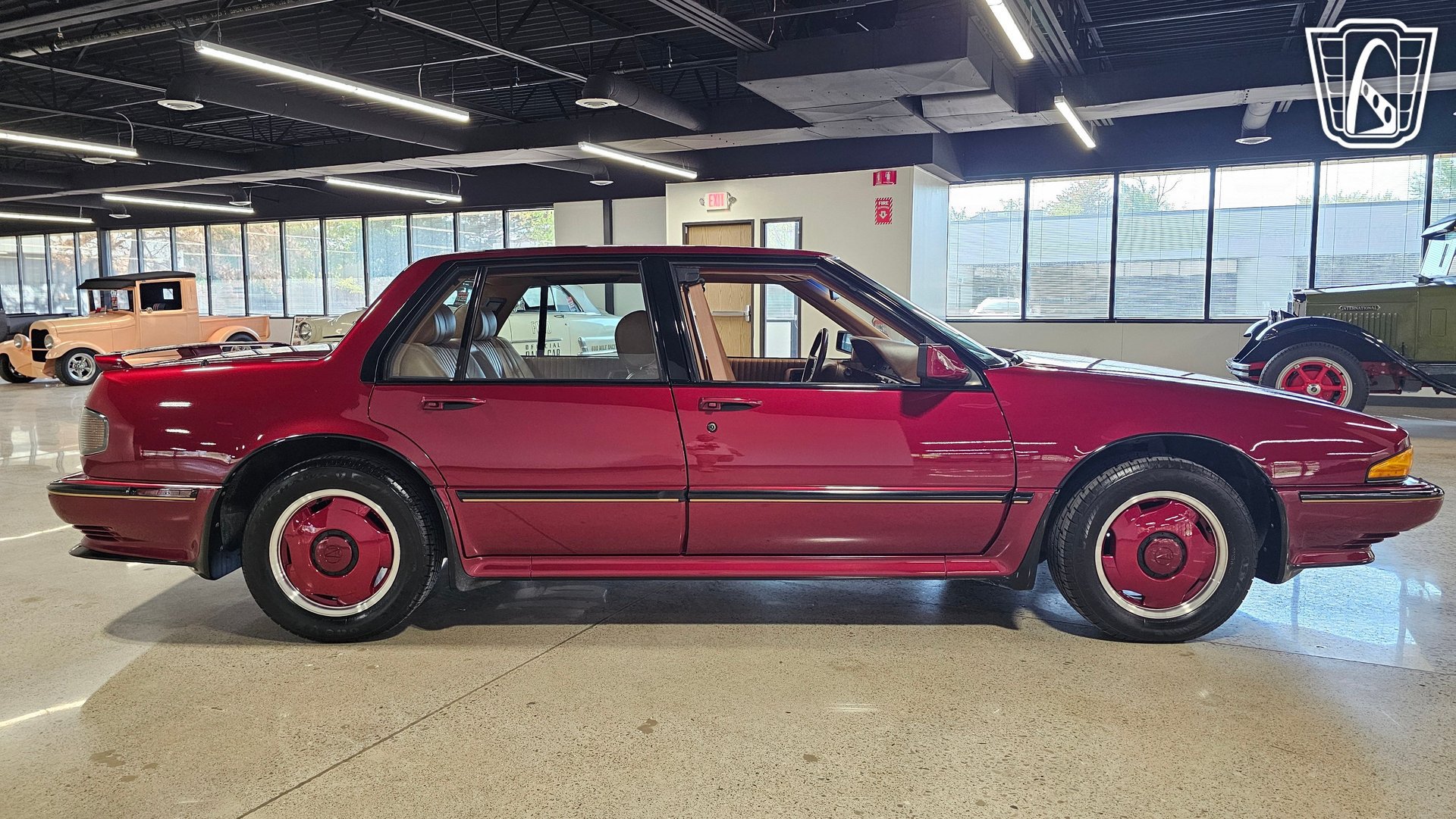 Used 1989 Pontiac Bonneville SSE FWD image 38