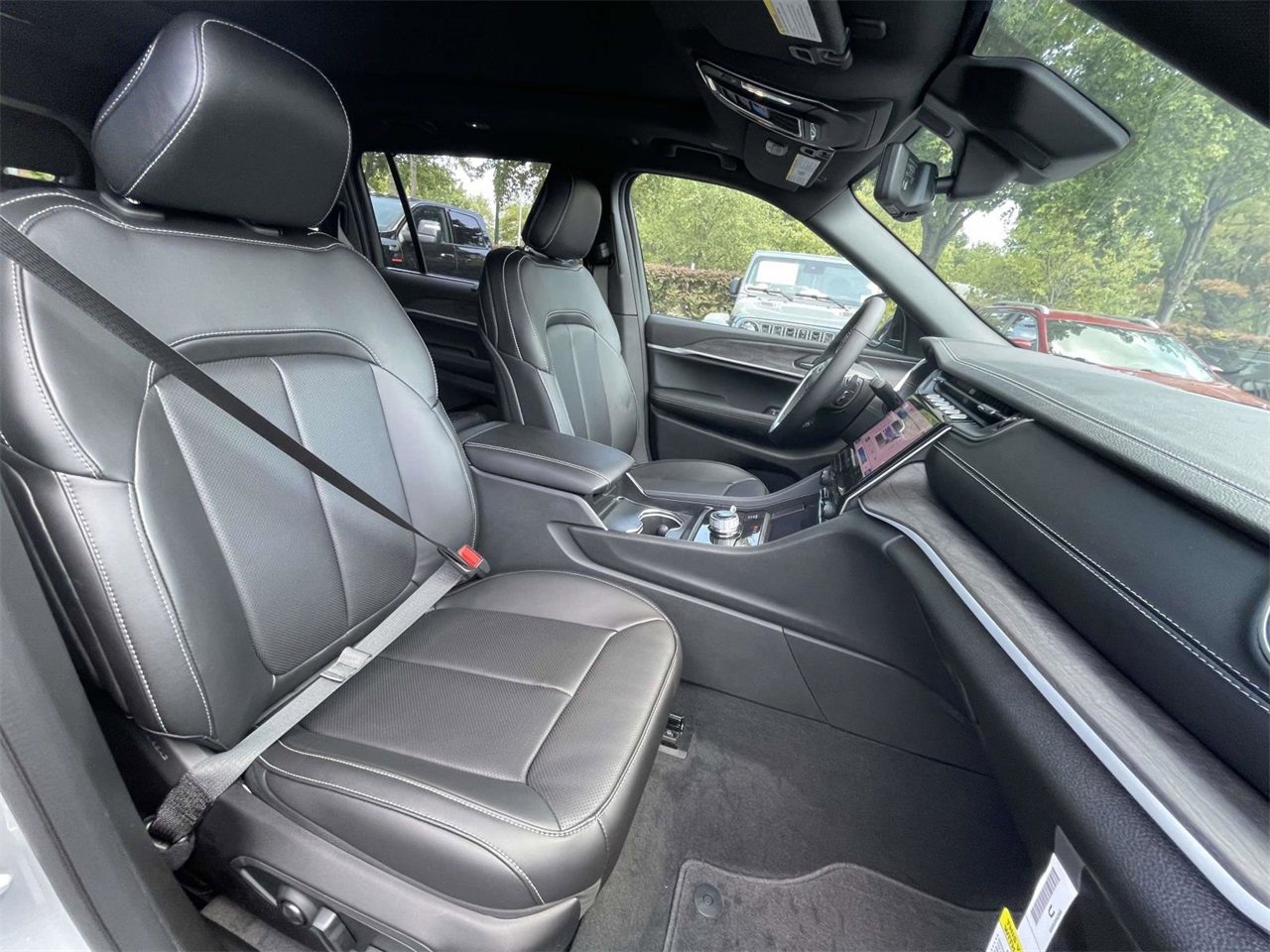 New 2025 Jeep Grand Cherokee L Limited w/ Luxury Tech Group II image 71