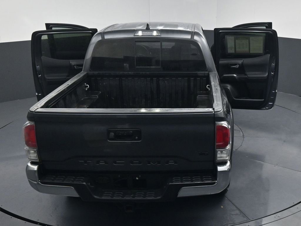 Used 2022 Toyota Tacoma TRD Off-Road image 19