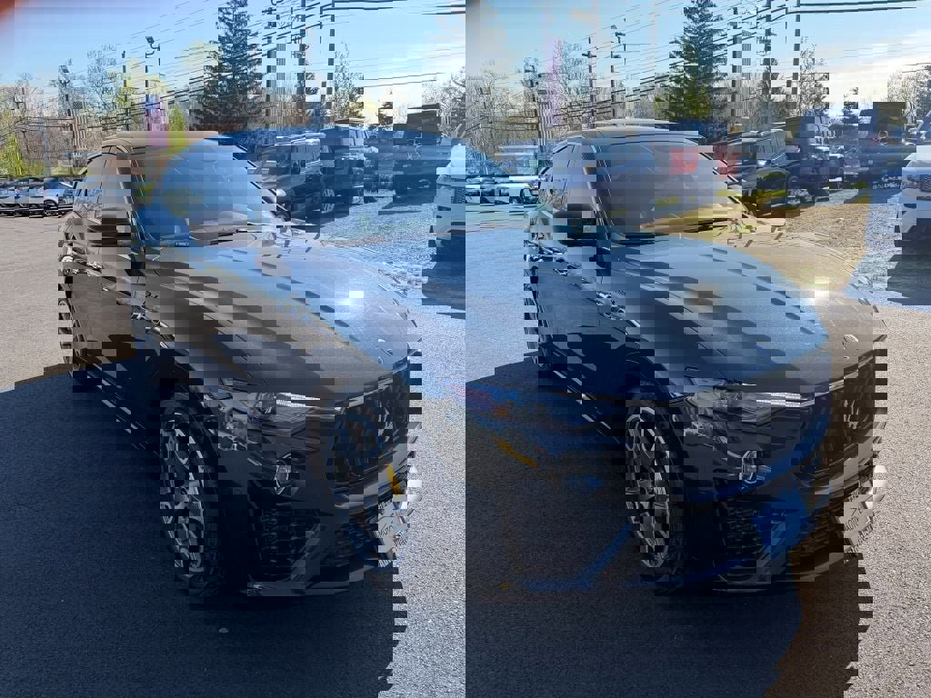 Used 2022 Maserati Levante Modena image 2