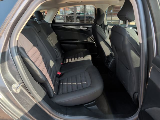 Used 2019 Ford Fusion SE image 26