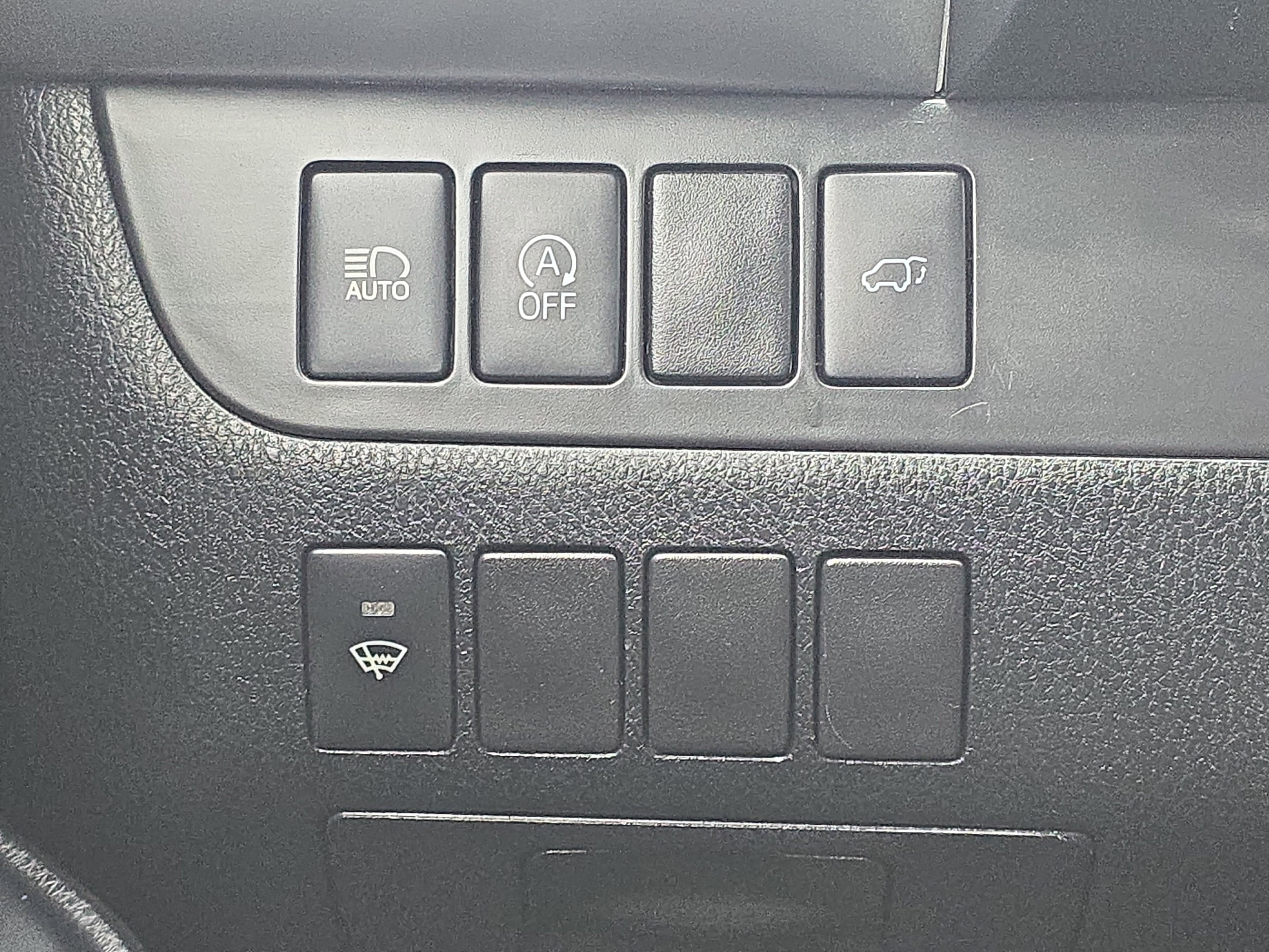 Used 2018 Toyota Highlander XLE image 24