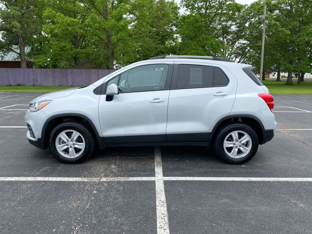 Used 2022 Chevrolet Trax LT w/ LT Convenience Package AWD/4WD image 4