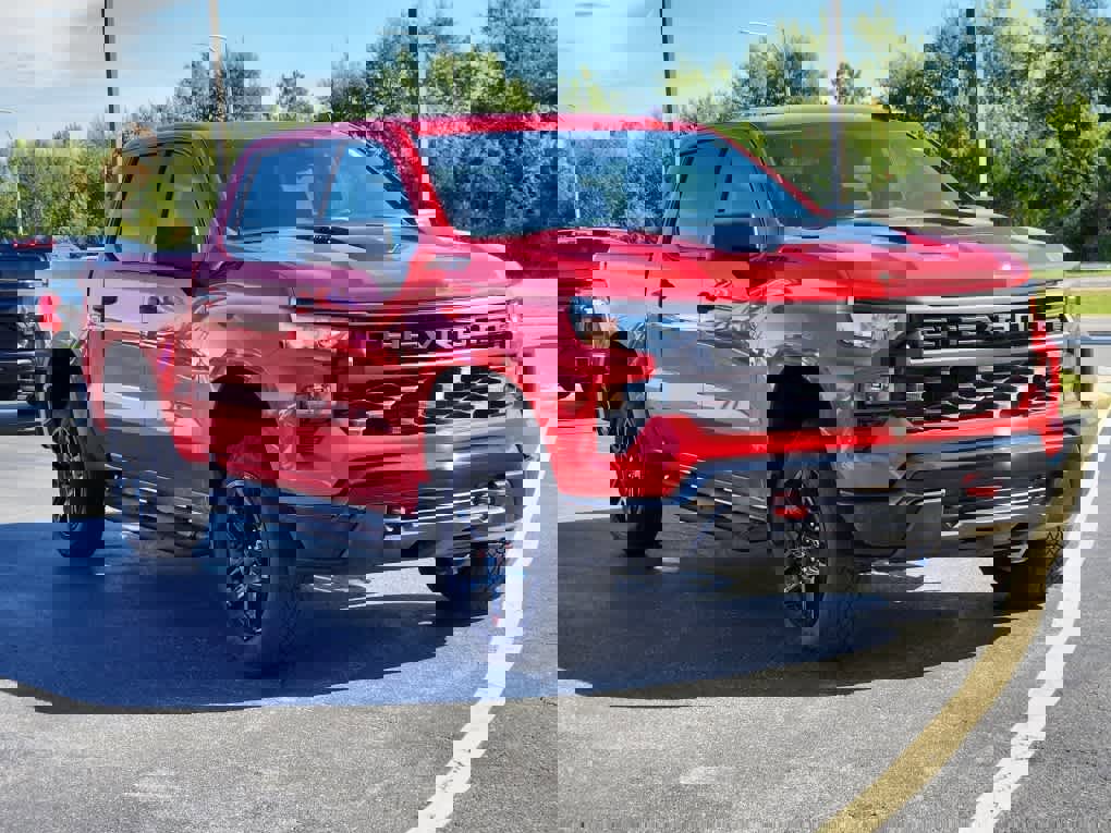 New 2026 Chevrolet Silverado 1500 Custom Trail Boss w/ LPO, Dark Essentials Package image 2