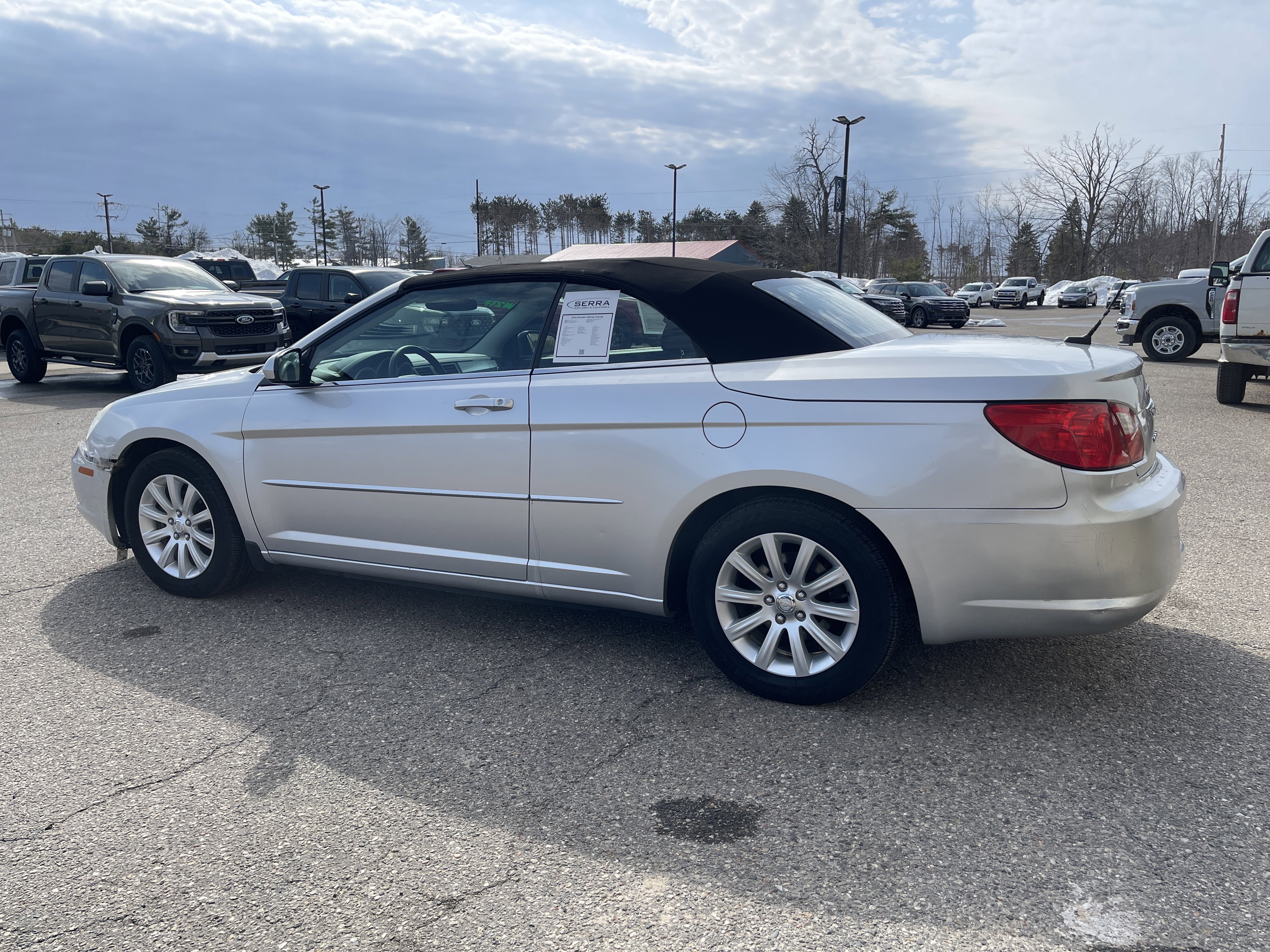 Used 2010 Chrysler Sebring Touring image 6
