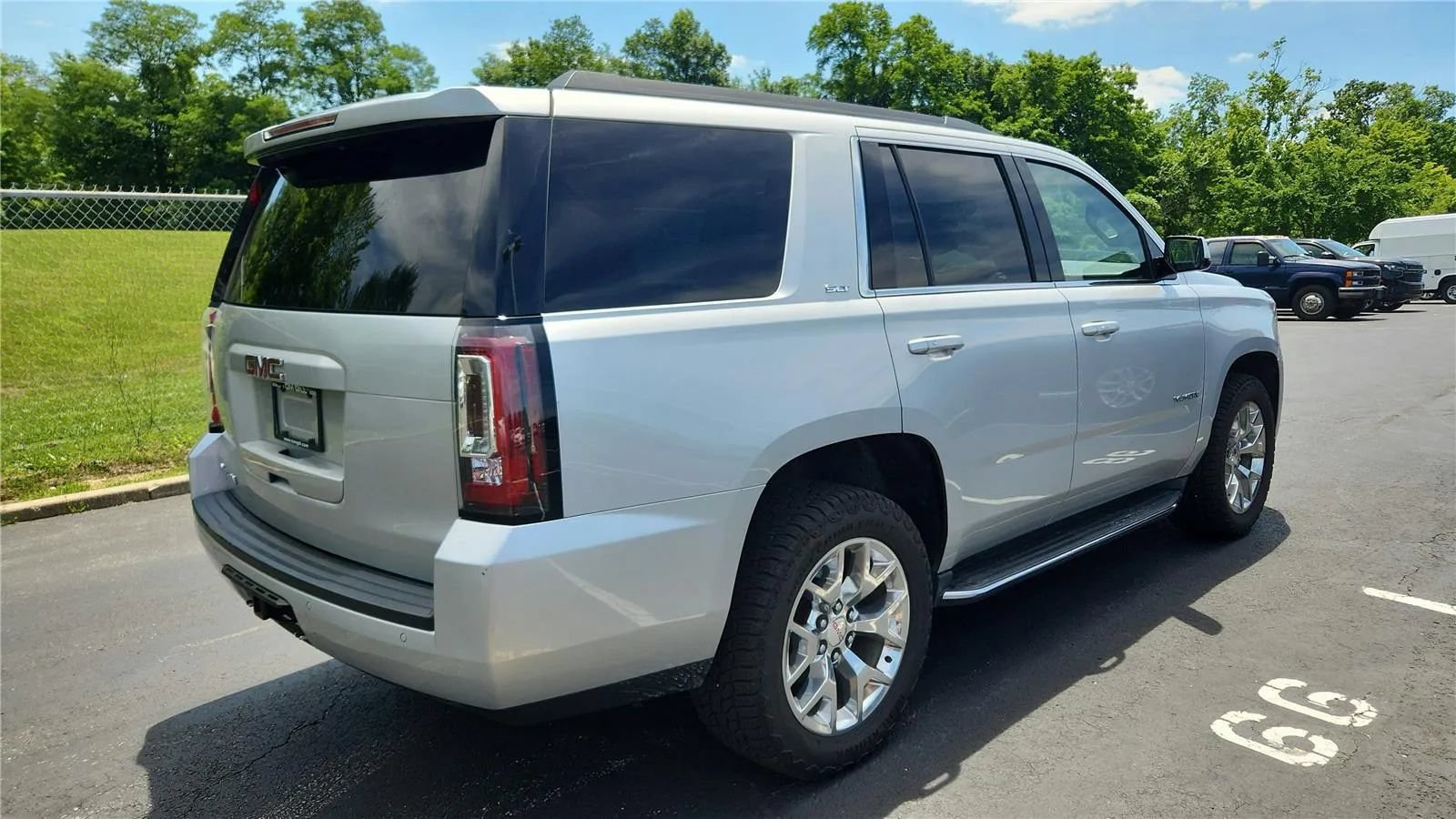 Used 2016 GMC Yukon SLT w/ Open Road Package AWD/4WD image 8