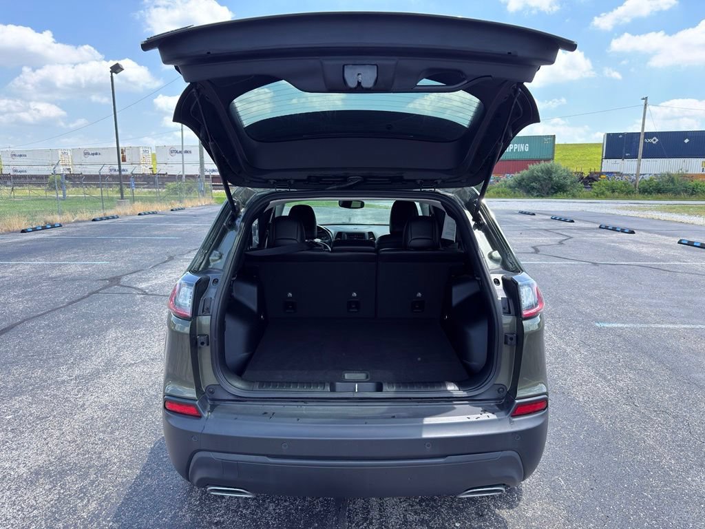 Used 2021 Jeep Cherokee Latitude Lux FWD image 22