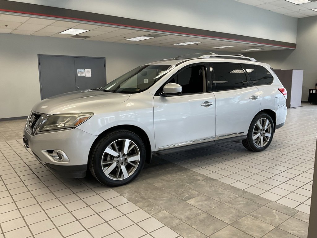Used 2013 Nissan Pathfinder Platinum w/ Platinum Premium Pkg image 3