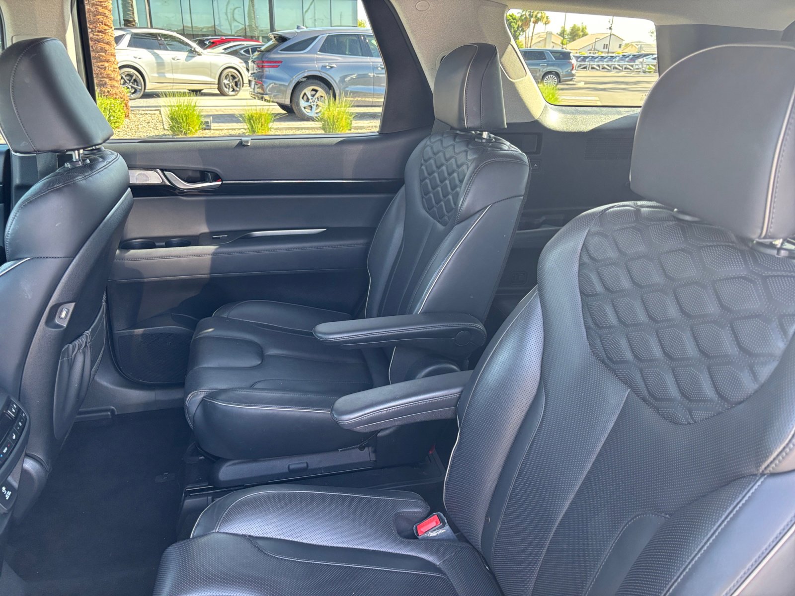 Used 2021 Hyundai Palisade Limited w/ Cargo Package FWD image 17