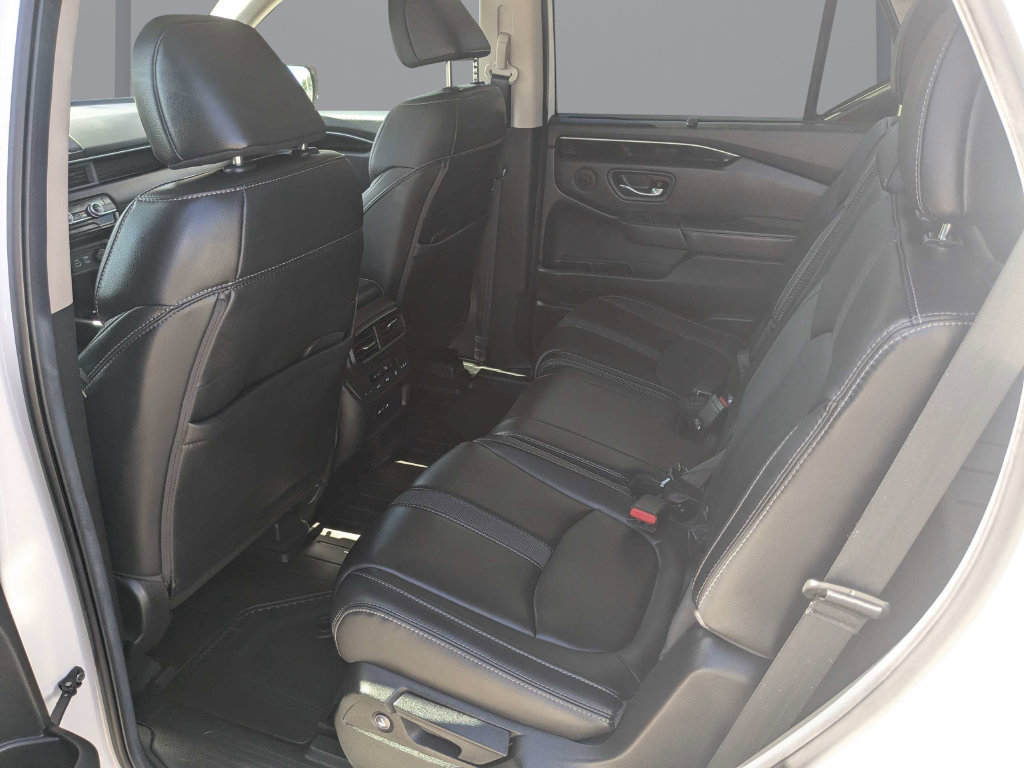 Used 2025 Honda Pilot EX-L image 19
