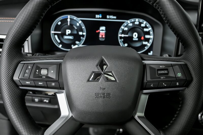 New 2025 Mitsubishi Outlander SEL image 18