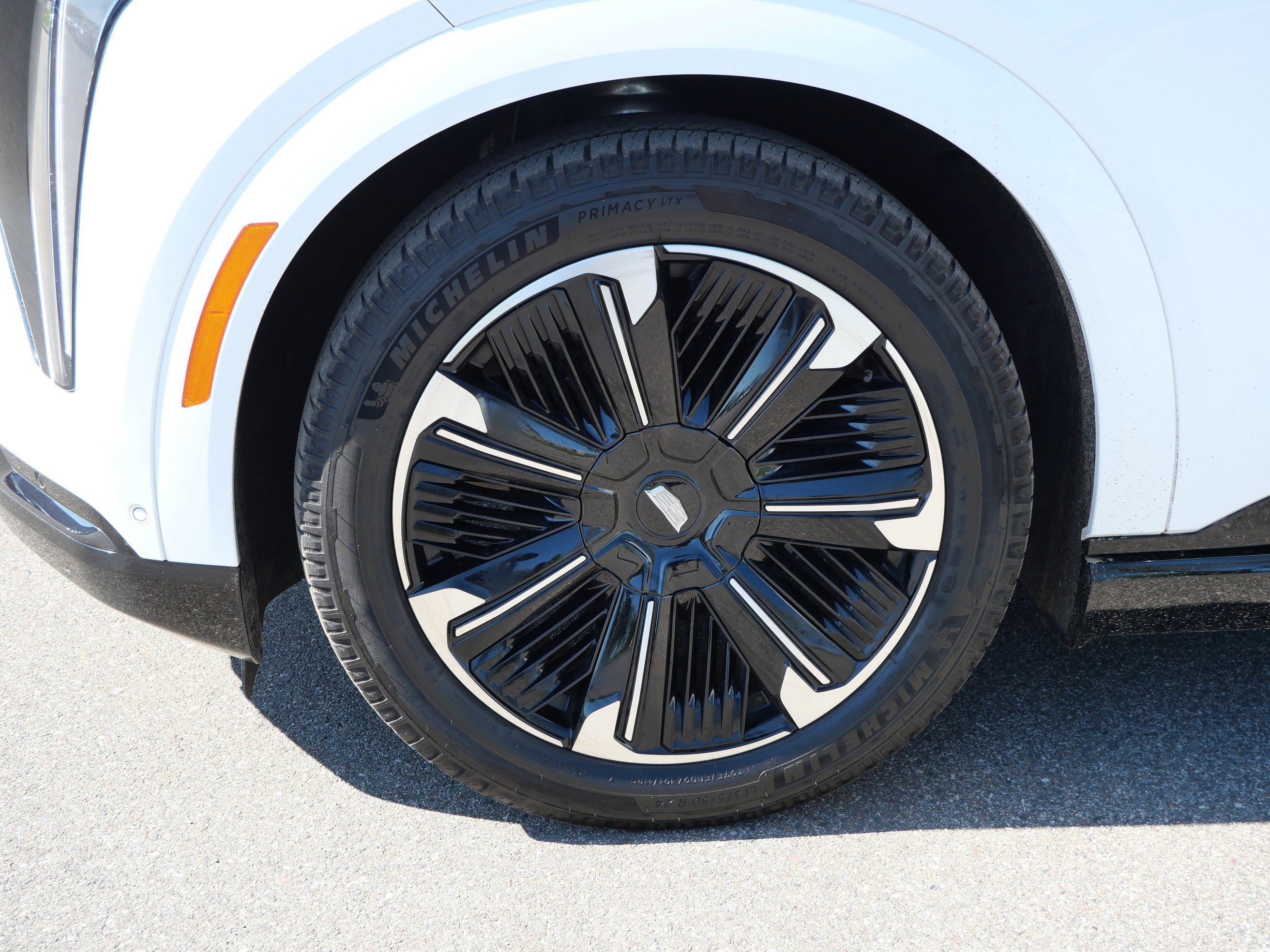 Certified 2025 Cadillac Escalade IQ Sport 2 AWD/4WD image 15