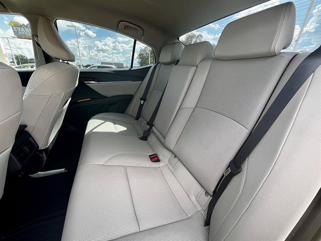 Used 2025 Toyota Camry XLE FWD image 12