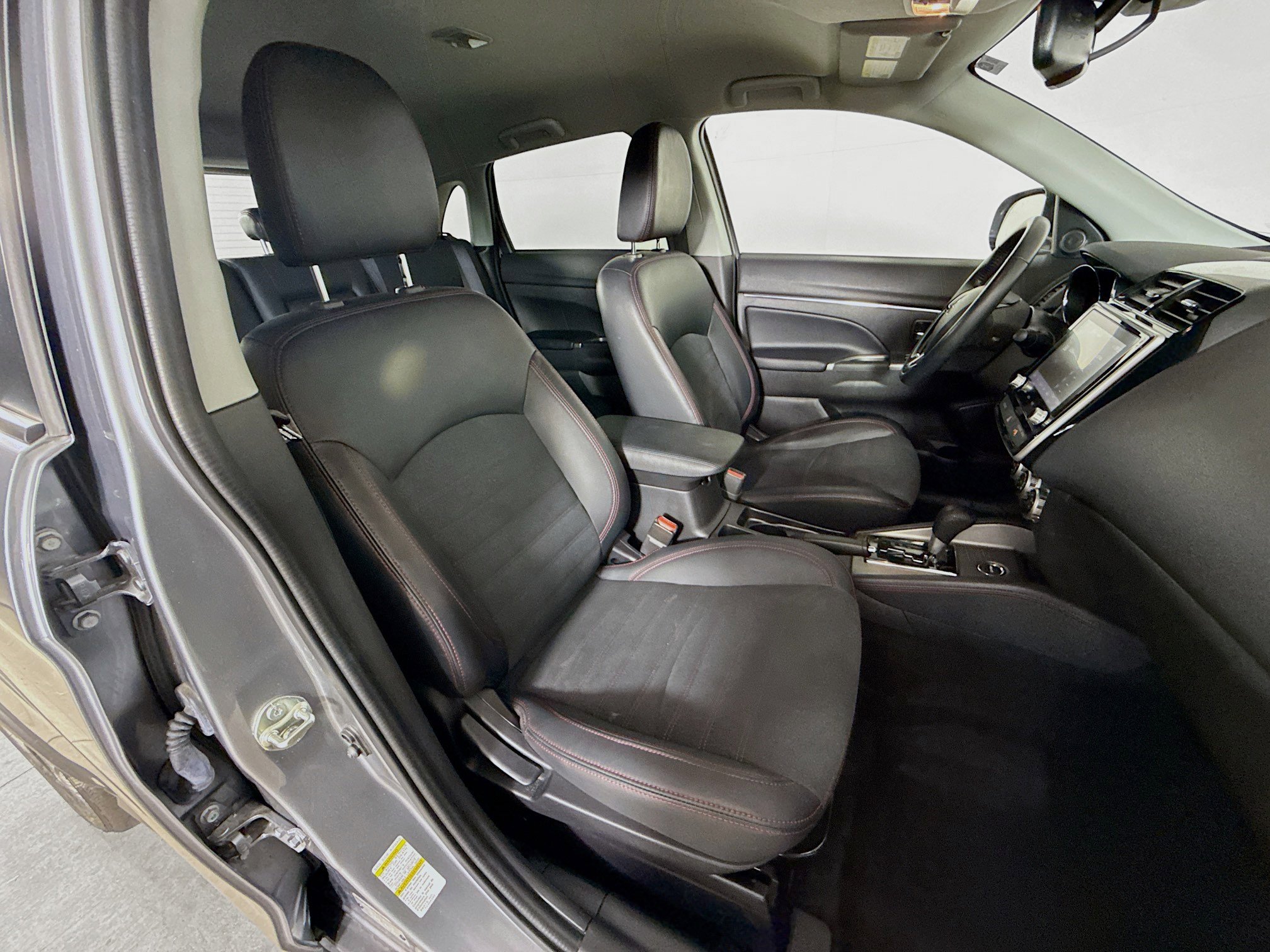Used 2024 Mitsubishi Outlander Sport SE AWD/4WD image 34