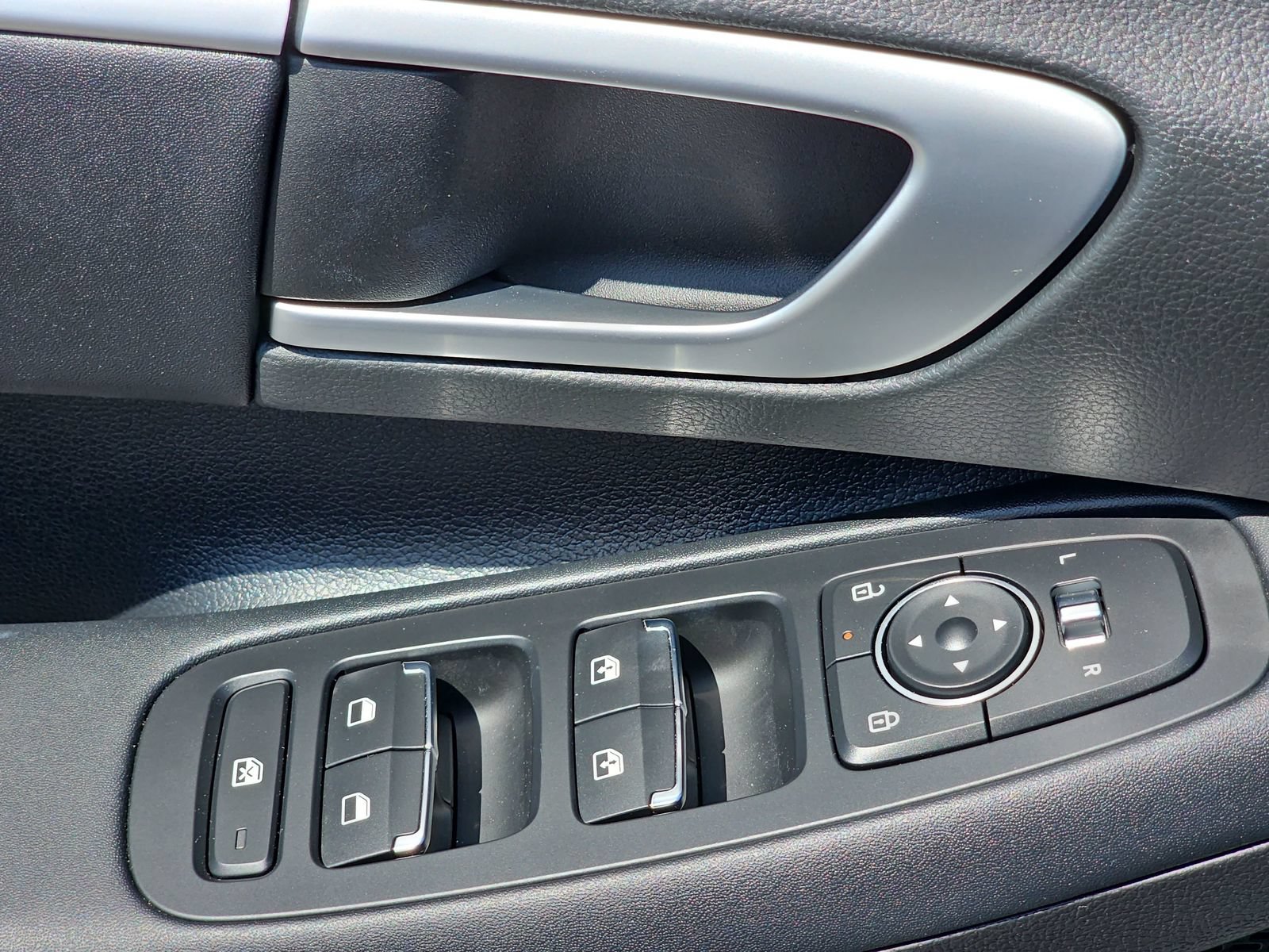 Certified 2026 Hyundai Sonata SEL FWD image 29