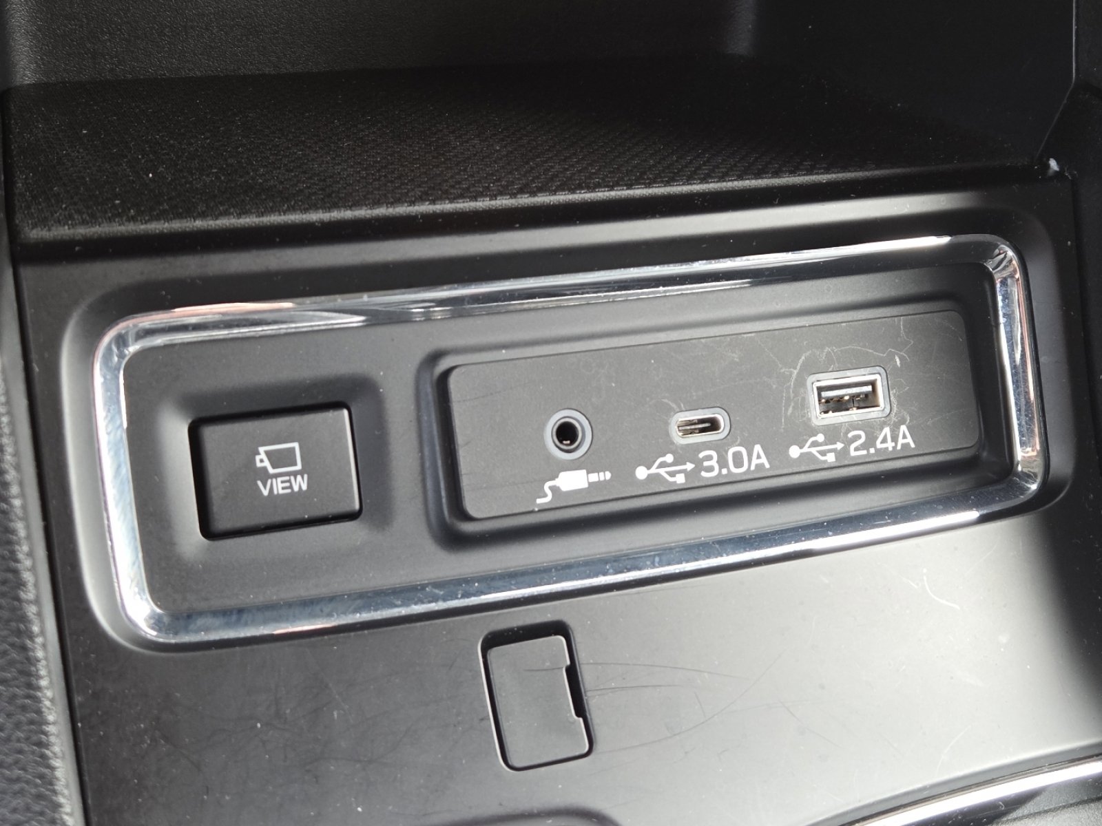 Used 2024 Subaru Ascent Limited w/ Technology Package AWD/4WD image 9