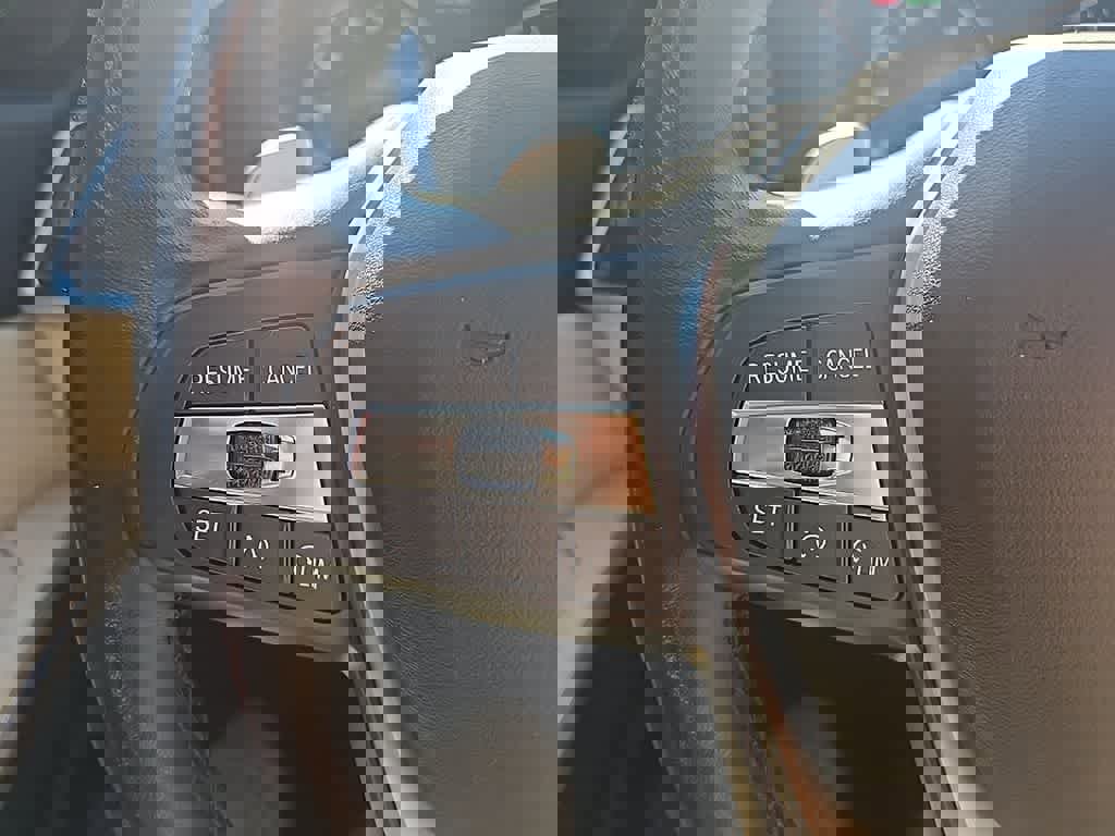 Used 2020 BMW 330i xDrive Sedan w/ Driving Assistance Package image 19