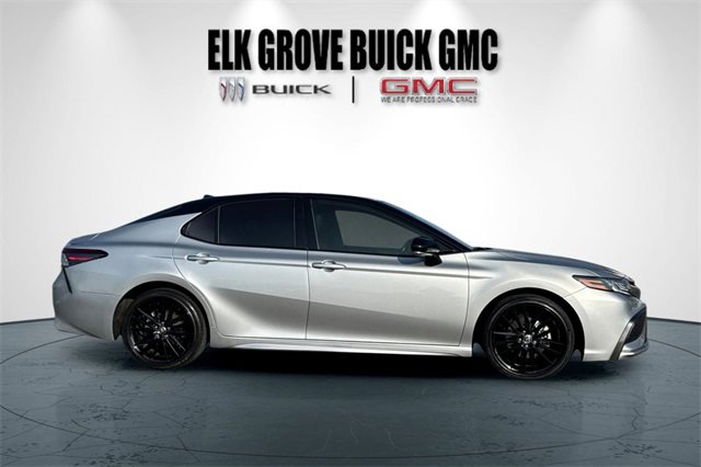 Used 2021 Toyota Camry XSE image 3