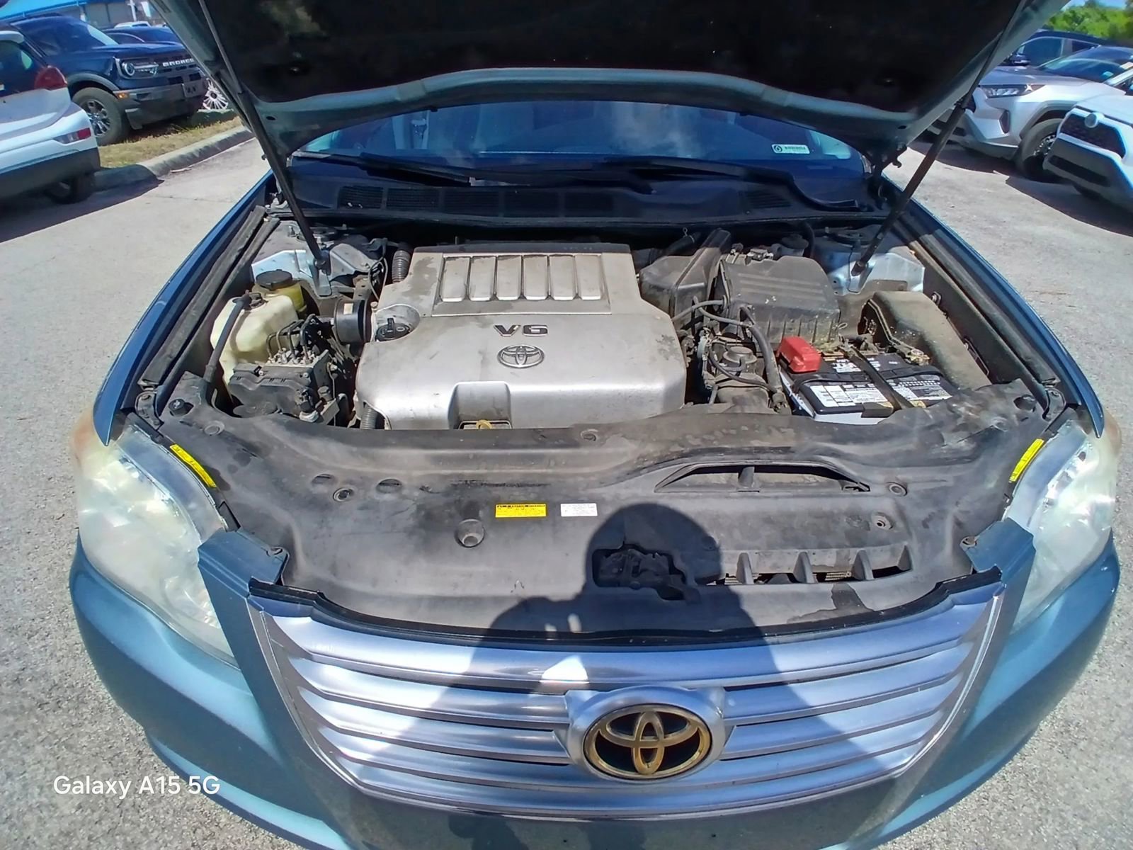 Used 2010 Toyota Avalon Limited FWD image 26