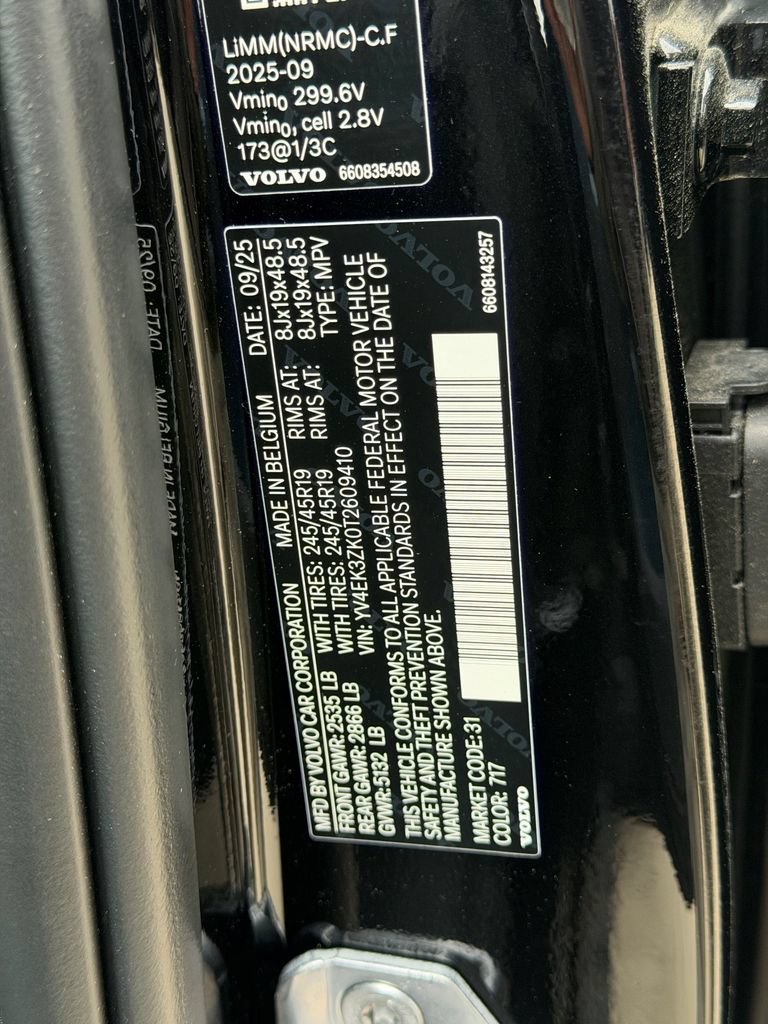 New 2026 Volvo EX30 Plus w/ Protection Package Premier AWD/4WD image 29