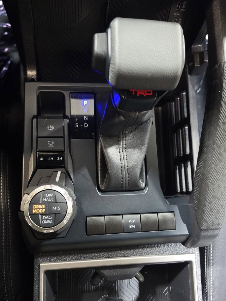 Used 2024 Toyota Tacoma TRD Off-Road image 31