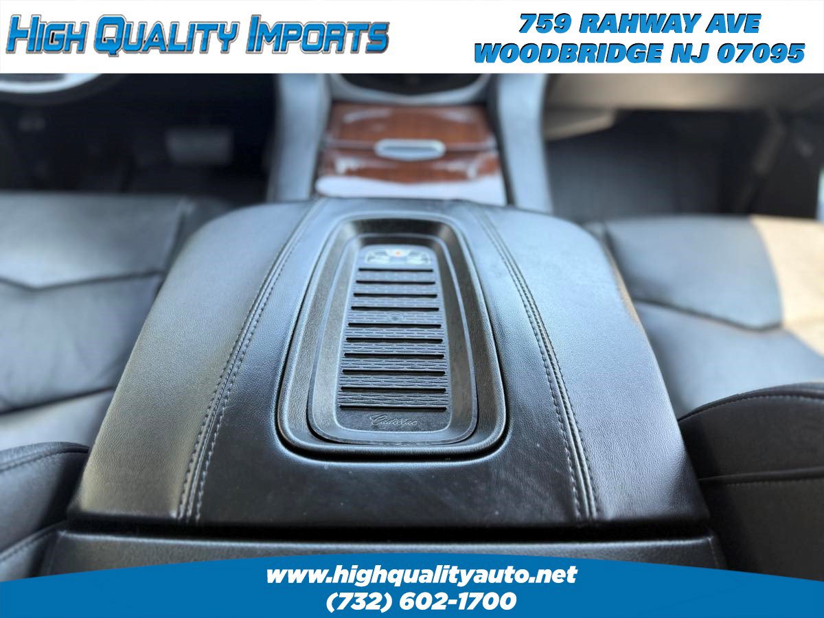 Used 2018 Cadillac Escalade Luxury AWD/4WD image 38