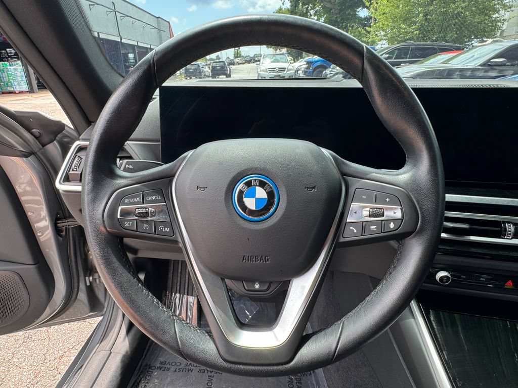Used 2023 BMW i4 eDrive35 w/ Premium Package RWD image 30