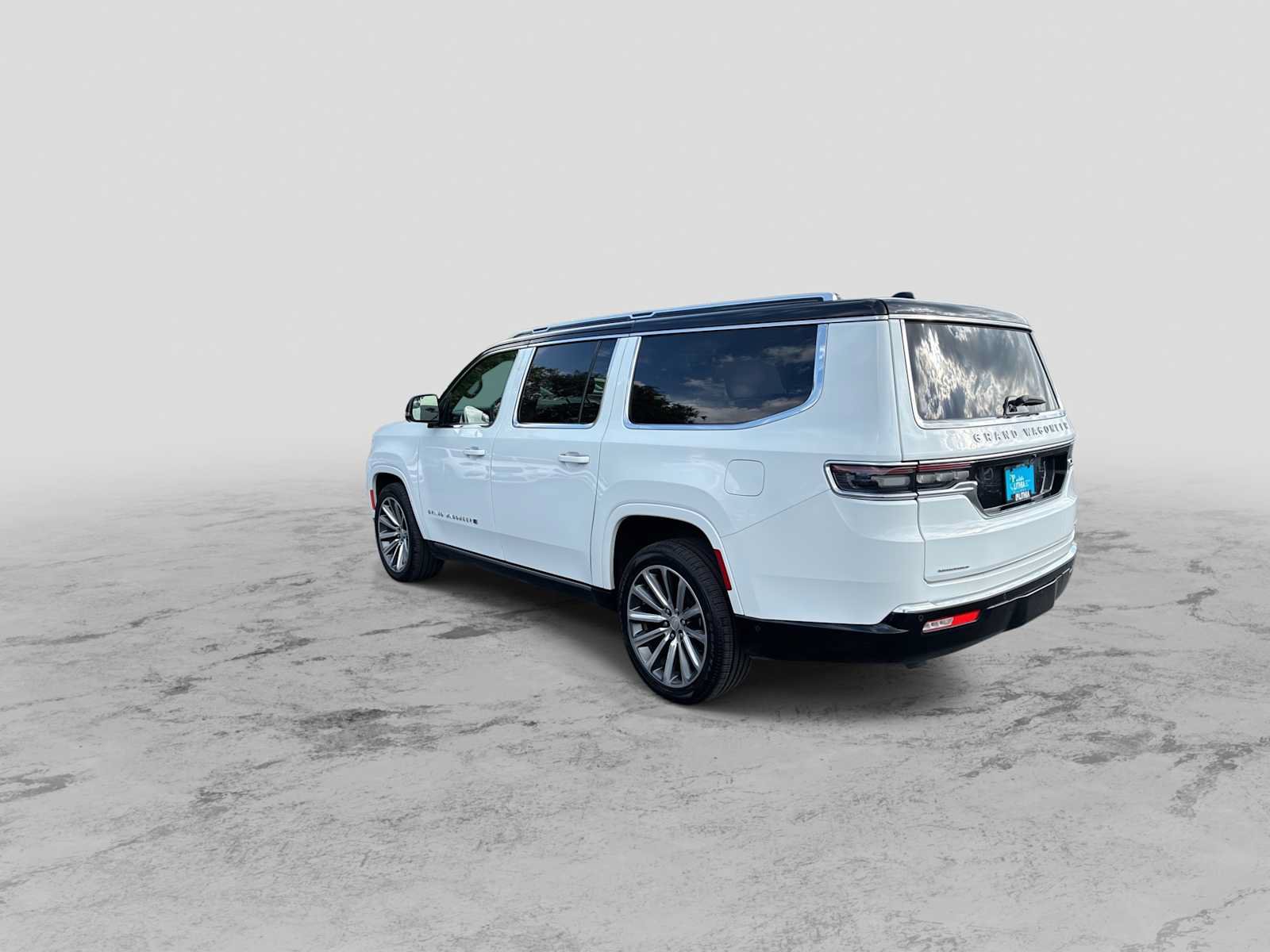 Certified 2023 Jeep Grand Wagoneer L Series II AWD/4WD image 6
