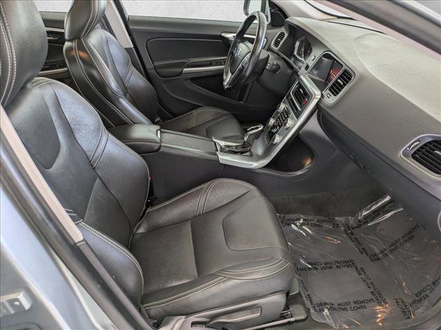 Used 2018 Volvo V60 T5 Dynamic w/ Vision Package image 21