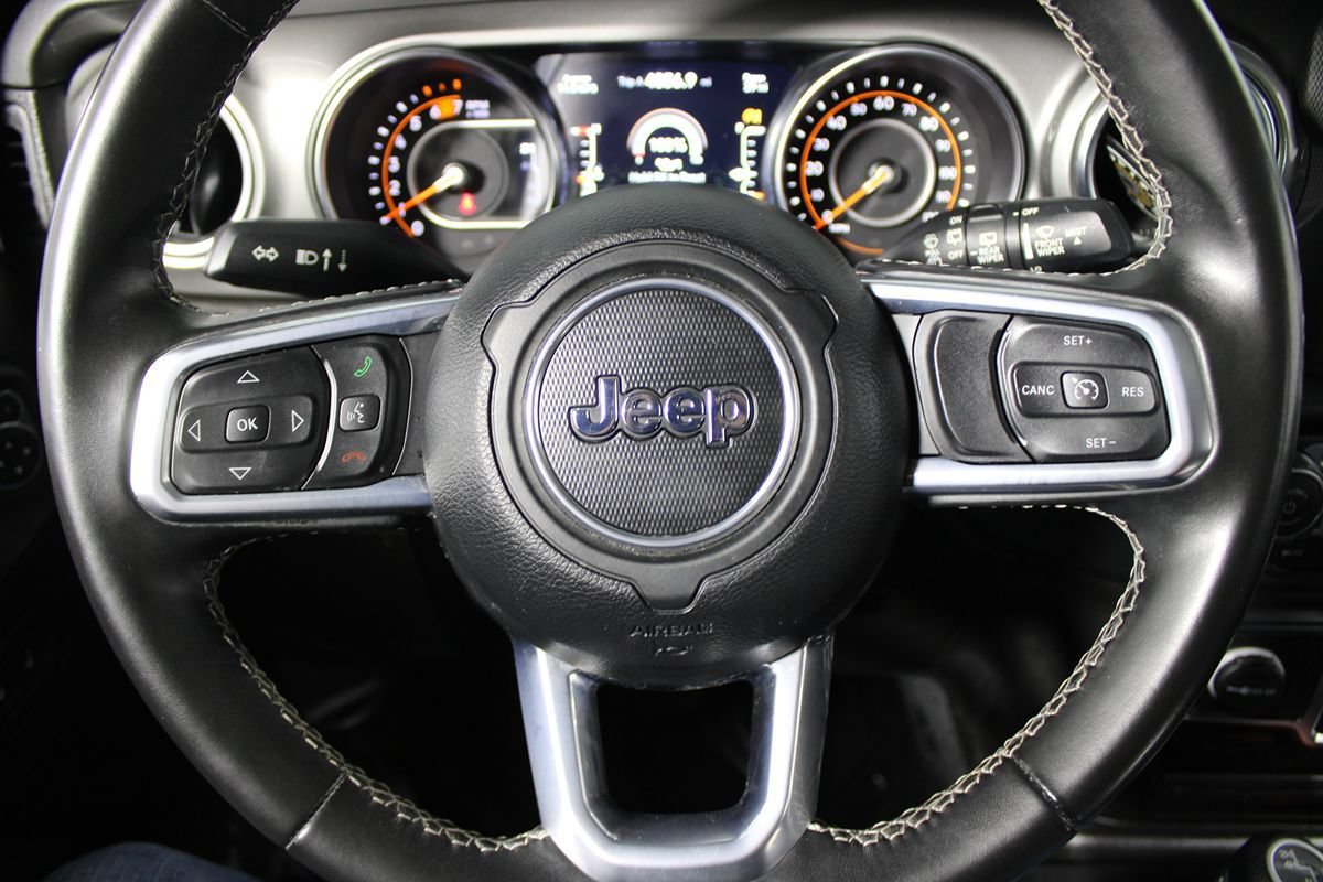 Used 2022 Jeep Wrangler Unlimited Sahara AWD/4WD image 9