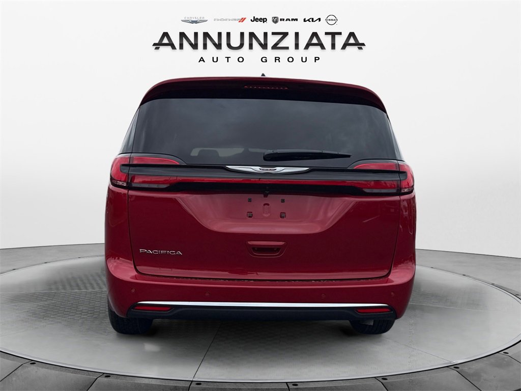 New 2026 Chrysler Pacifica Select image 4