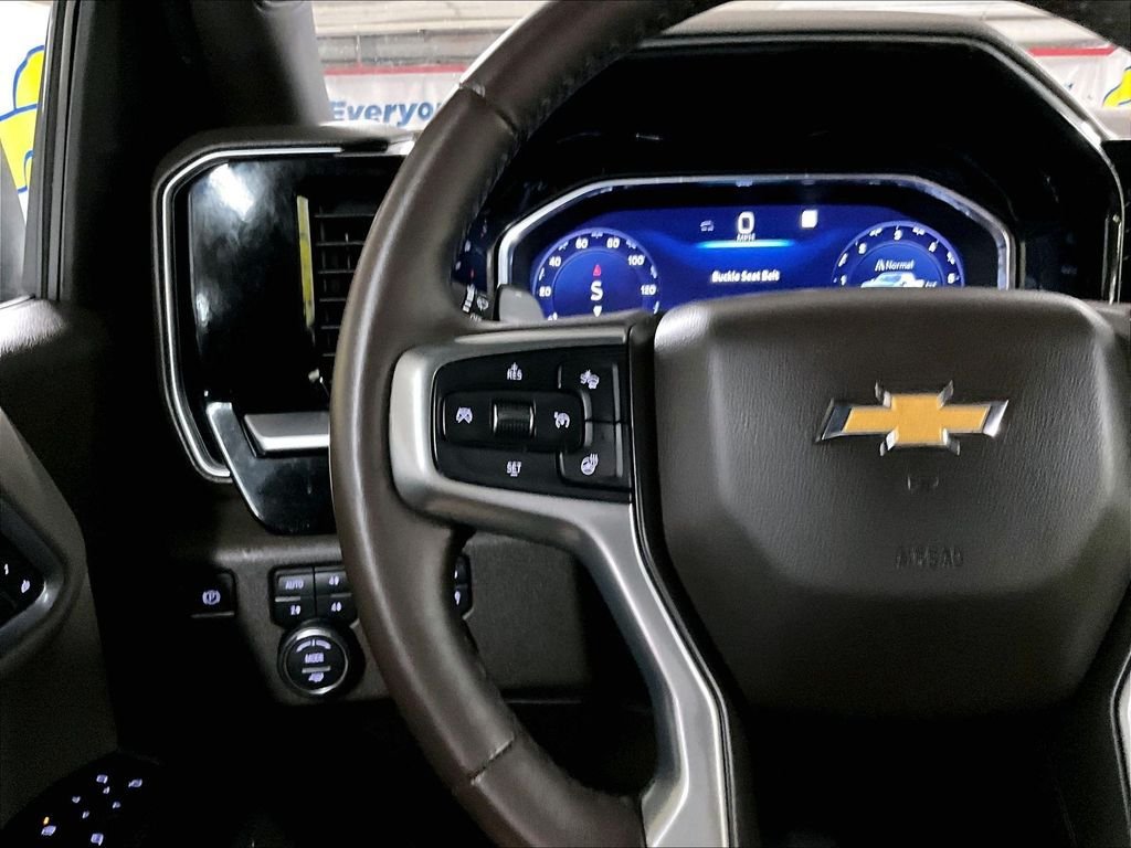 Used 2022 Chevrolet Silverado 1500 LTZ w/ LTZ Premium Package AWD/4WD image 22