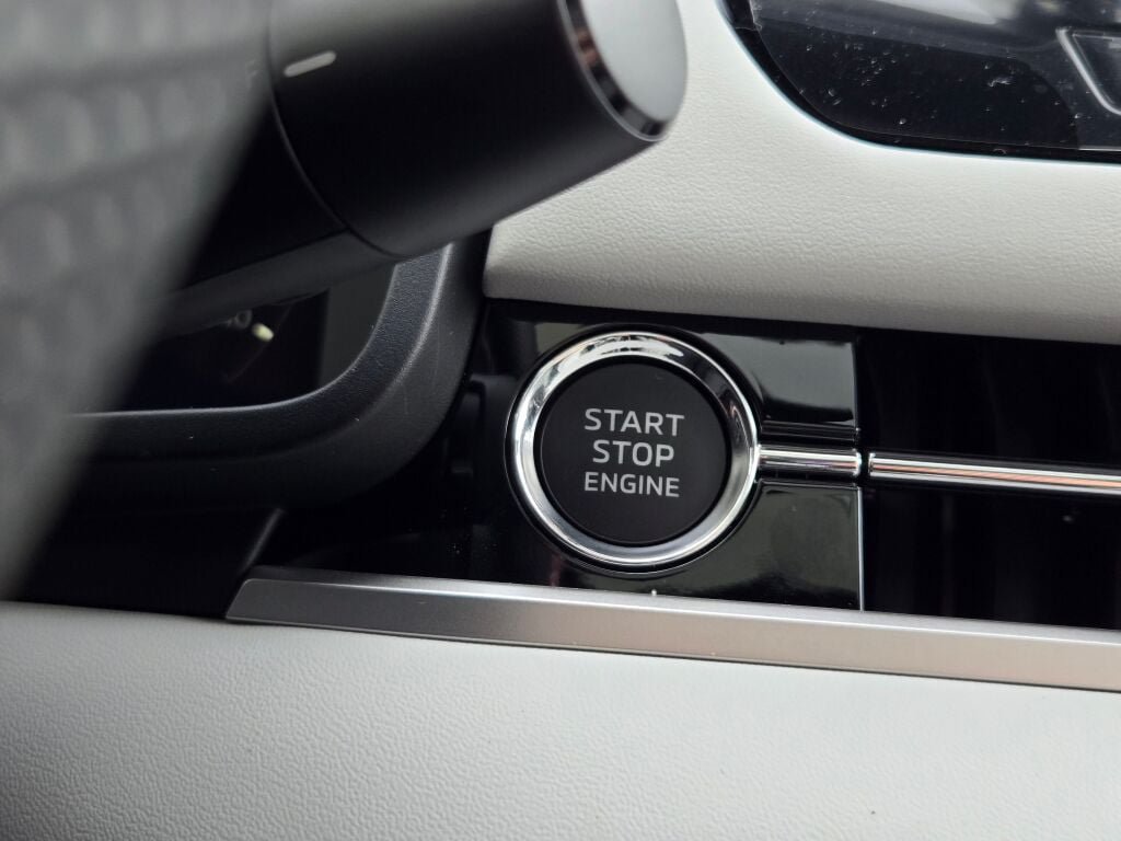 New 2026 Mitsubishi Outlander SEL AWD/4WD image 25