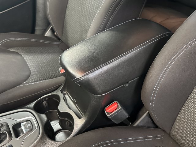 Used 2019 Jeep Cherokee Latitude w/ Popular Appearance Group AWD/4WD image 26