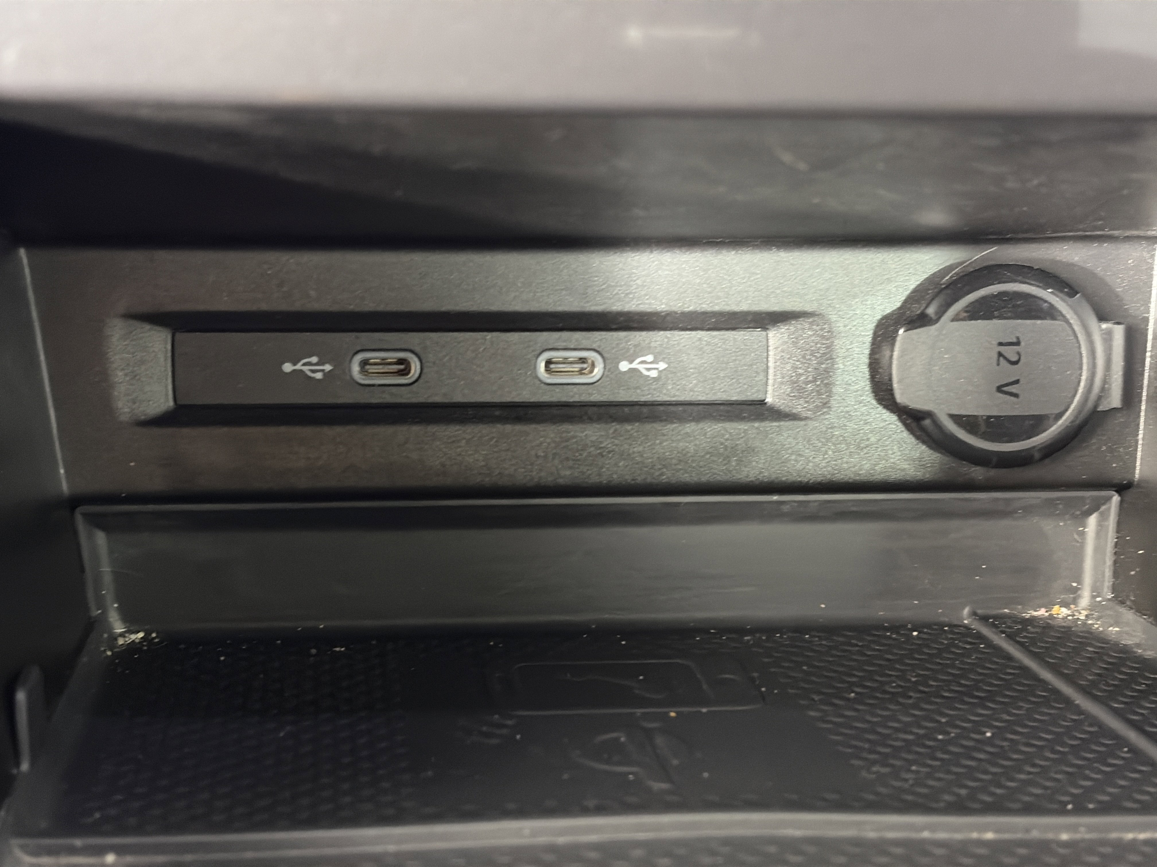 Used 2022 Volkswagen Tiguan SE R-Line image 25