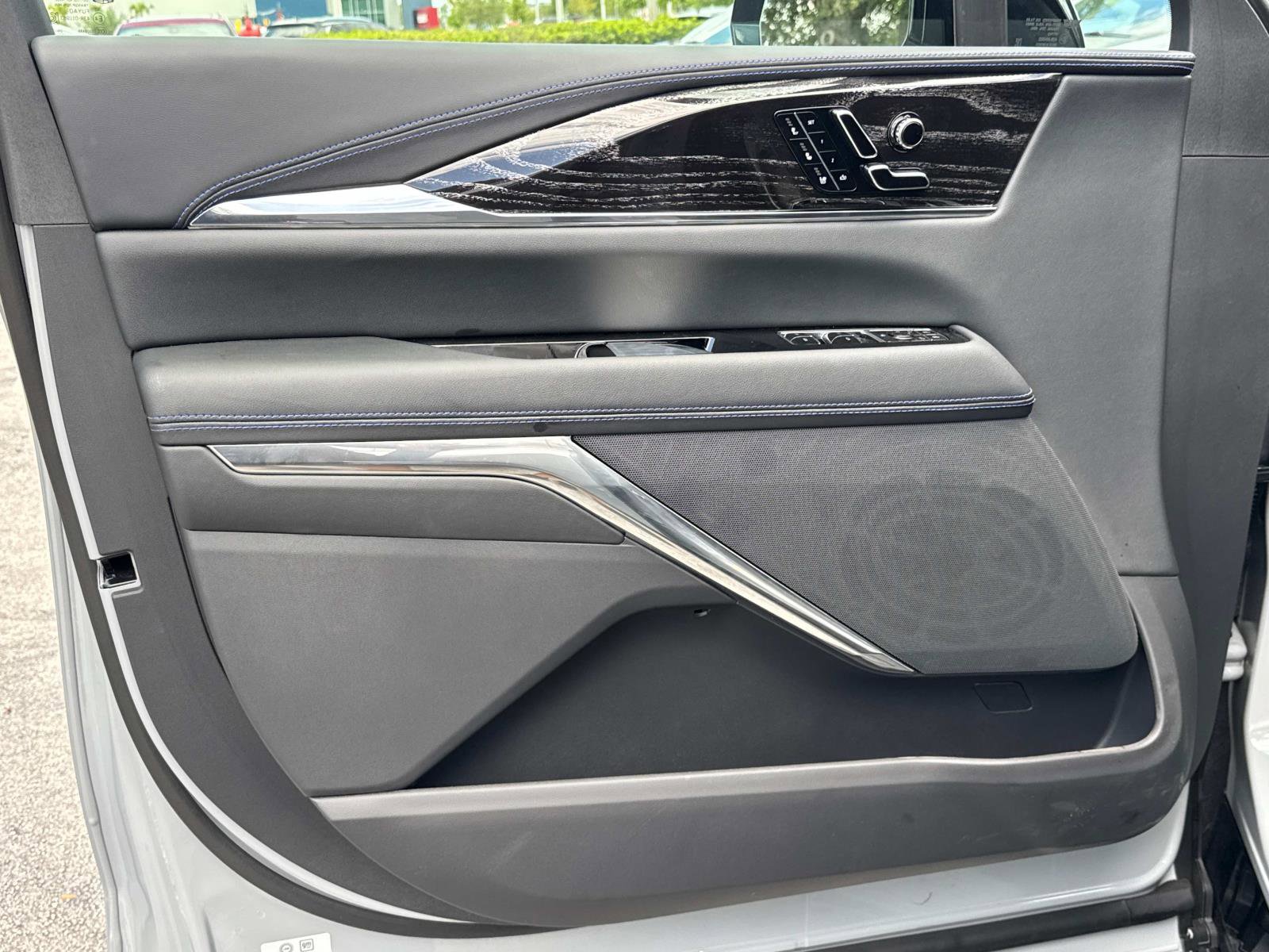 New 2026 Cadillac Escalade IQ Sport 1 w/ LPO, ONYX Package image 20