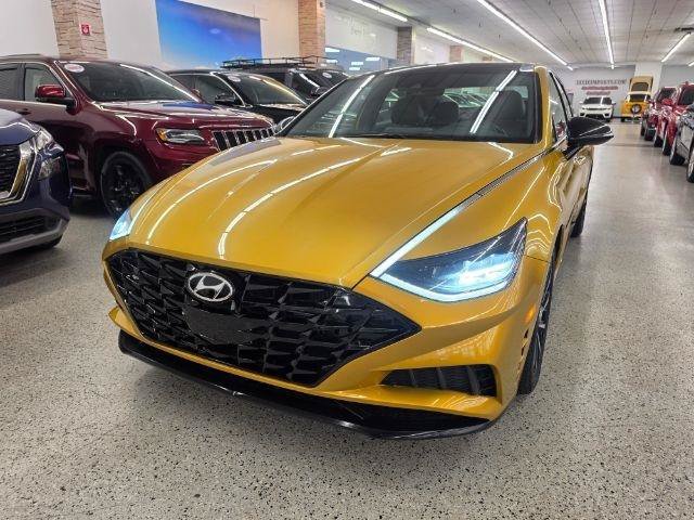 Used 2020 Hyundai Sonata SEL Plus w/ Tech Package FWD image 2
