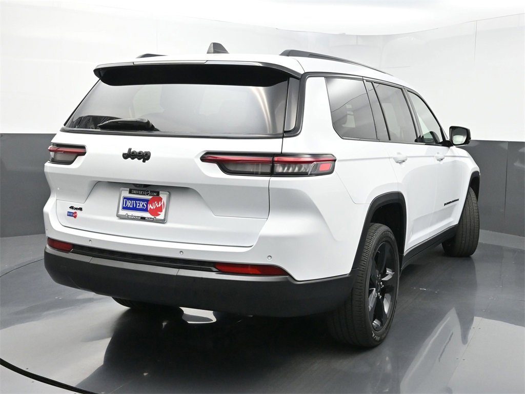 Used 2023 Jeep Grand Cherokee L Laredo image 44