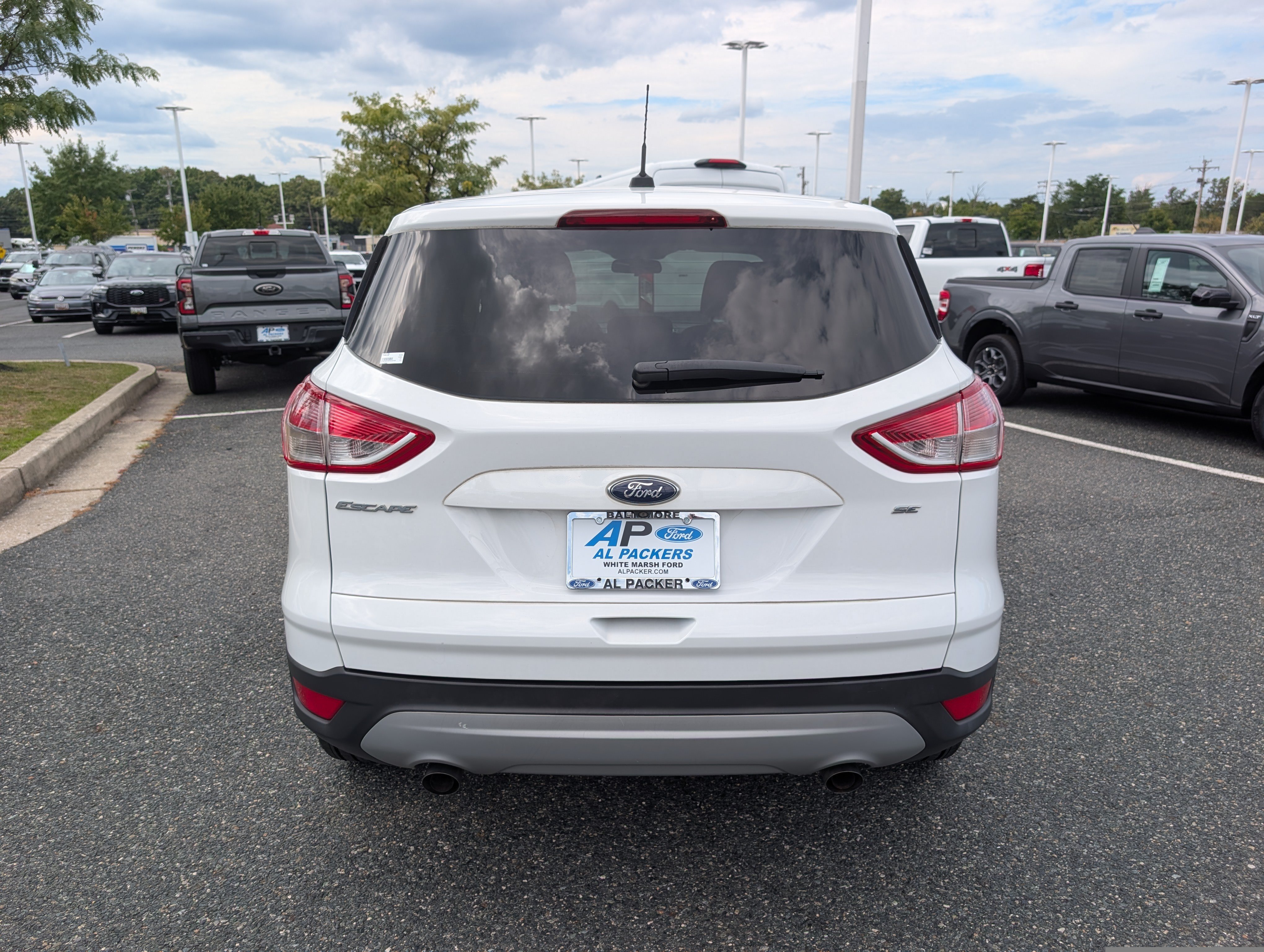 Used 2015 Ford Escape SE FWD image 4