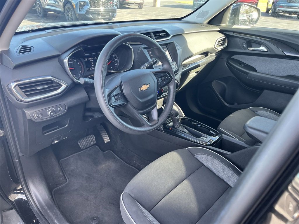 Certified 2022 Chevrolet TrailBlazer LT w/ Driver Confidence Package image 10