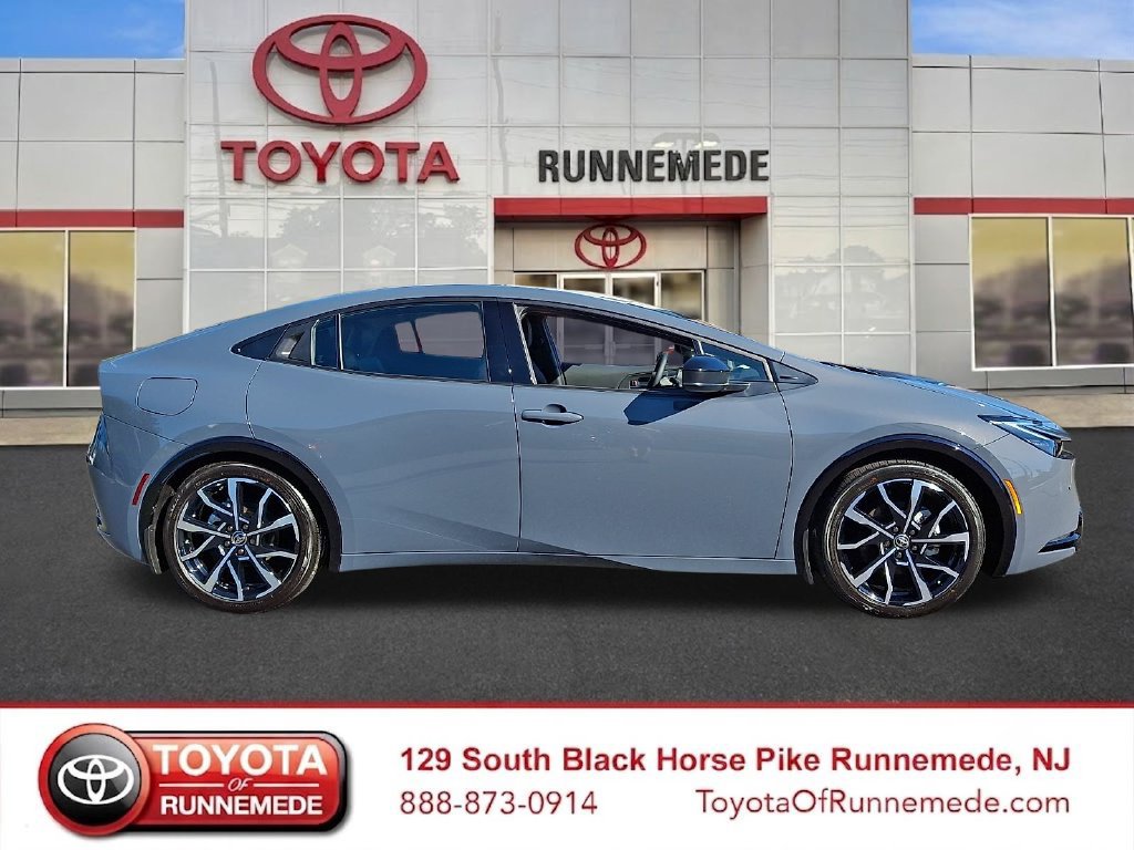 Certified 2026 Toyota Prius Plug-In Hybrid FWD image 7