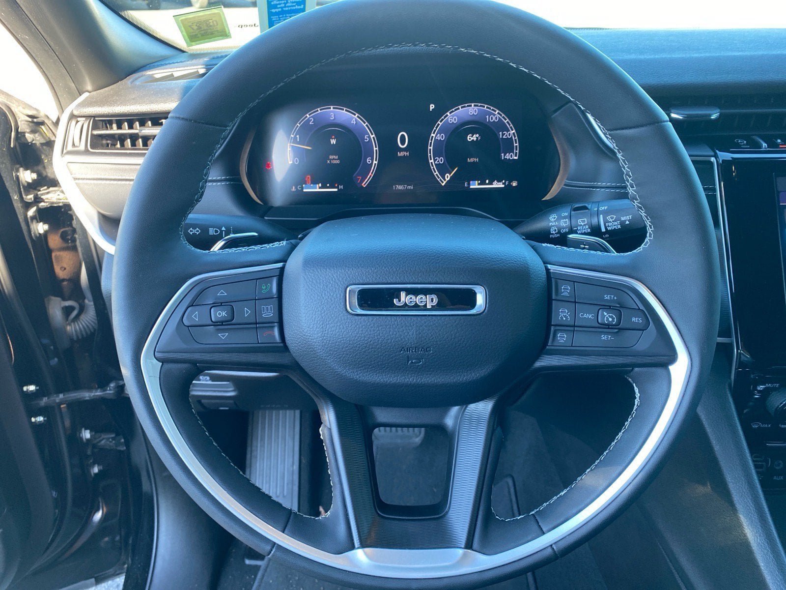 Used 2024 Jeep Grand Cherokee Altitude AWD/4WD image 10