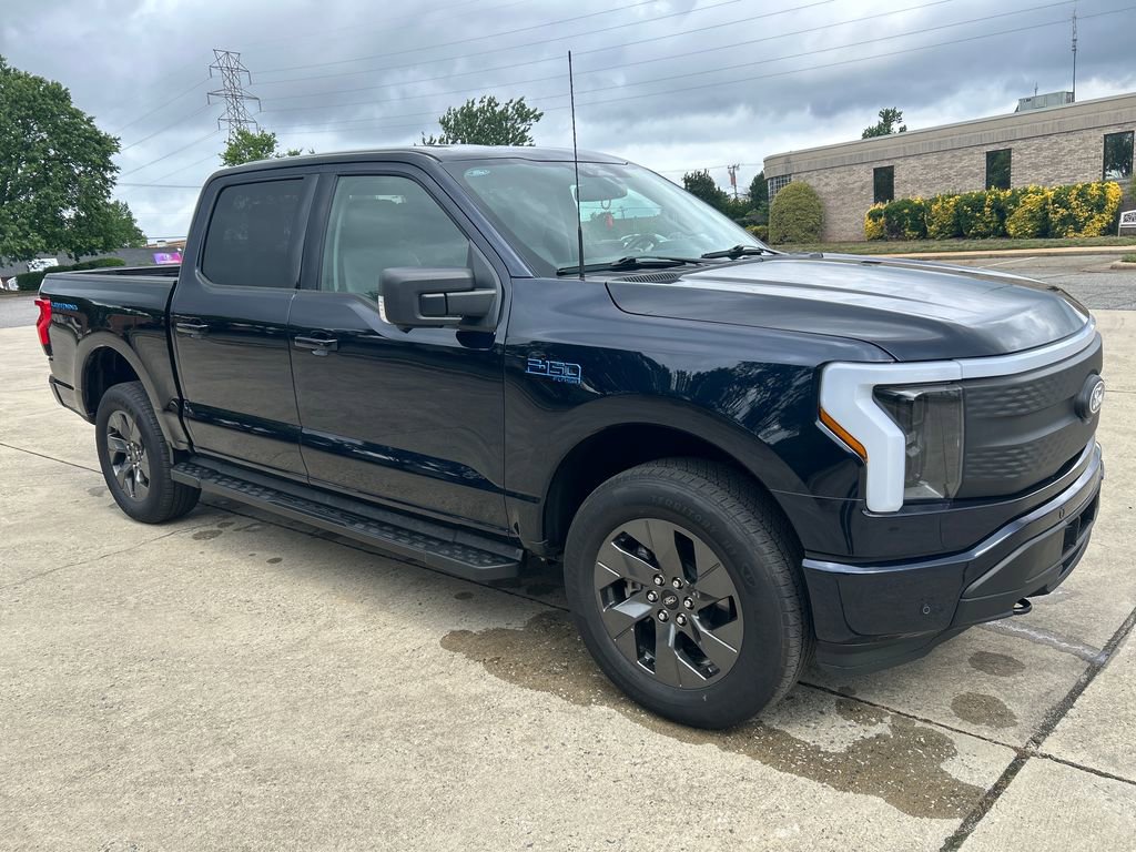 Used 2025 Ford F150 Lightning Flash AWD/4WD image 9