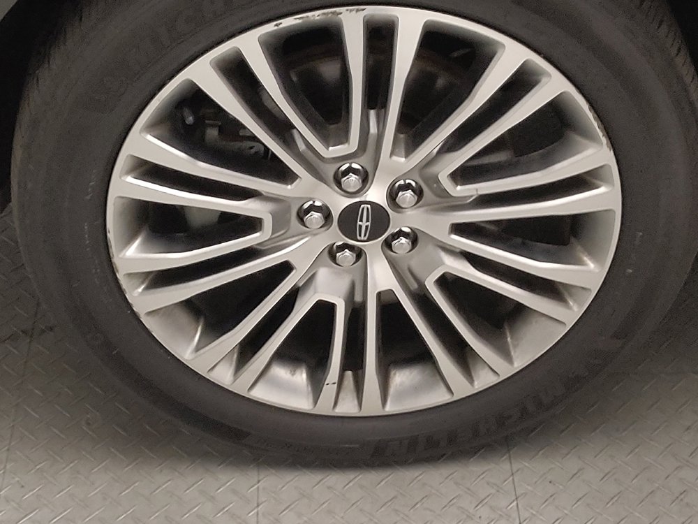 Used 2016 Lincoln MKX Reserve w/ Technology Package FWD image 31