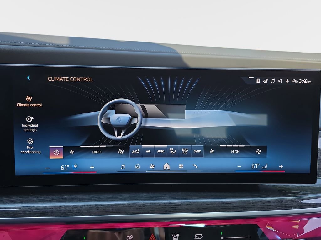 Used 2025 BMW i7 eDrive50 w/ Premium Package image 24