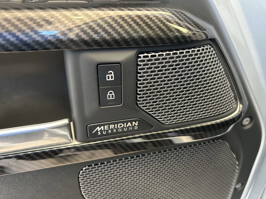 Used 2023 Land Rover Defender 110 X-Dynamic SE image 56